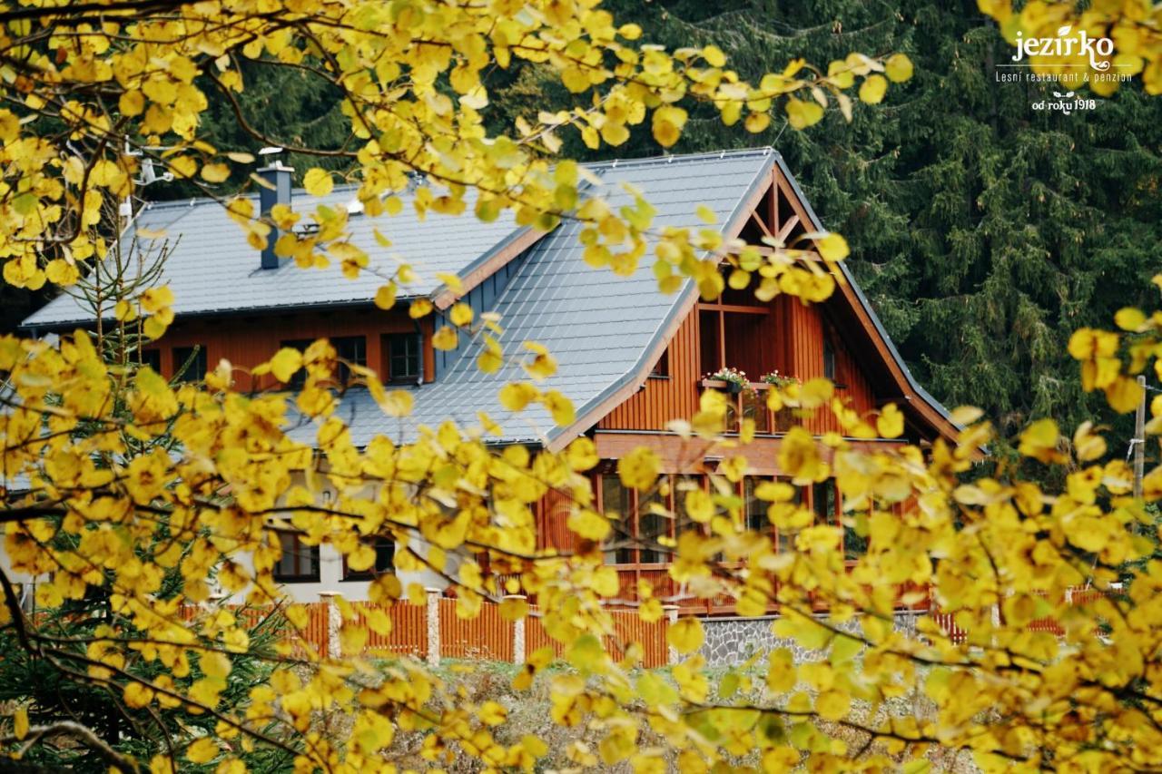 Jezirko Lesni Restaurant & Penzion Jáchymov Buitenkant foto