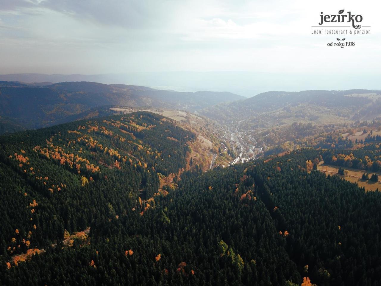 Jezirko Lesni Restaurant & Penzion Jáchymov Buitenkant foto